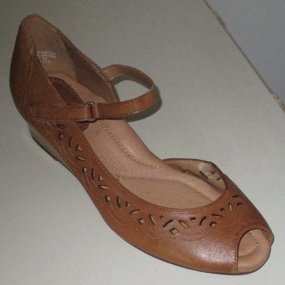 Earth Sugarberry Womens Tan Laser Cut Leather Mary Jane Wedge NWOB - Size 7.5B - Picture 1 of 9